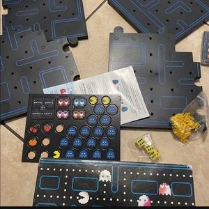 Buffalo Games Pac-Man - The Board Game Authentic Arcade Sounds Waka Waka